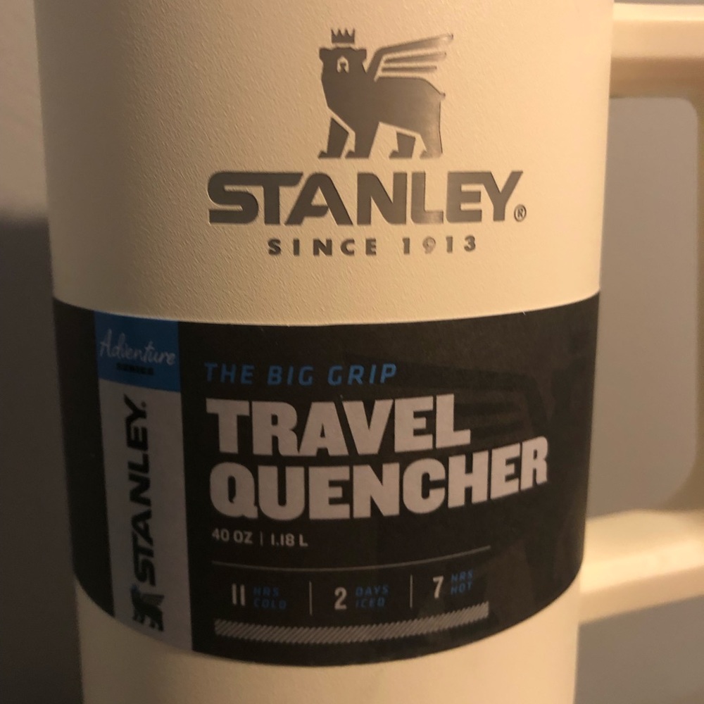 Stanley Adventure Quencher 40oz. In White color